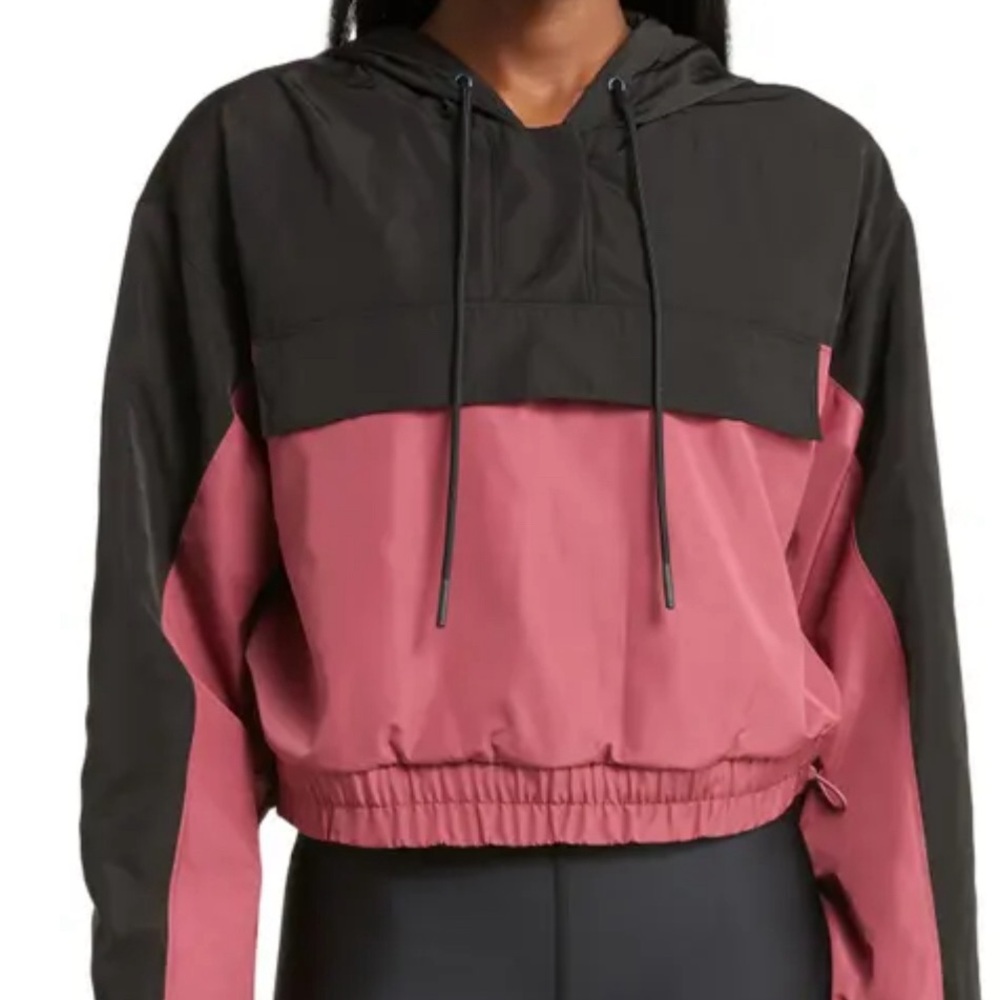 NWOT Alo International Crop Anorak Hoodie